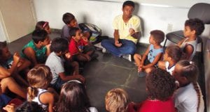 Poetinha nas escolas de Angra