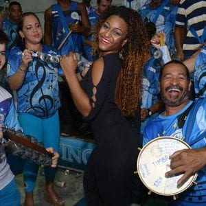 Ainda dá tempo de aprender a sambar até o Carnaval!