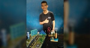 Projeto escolar: Super-heróis invadem a eletrônica