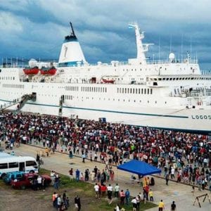 Maior navio flutuante literário do mundo no Rio de Janeiro