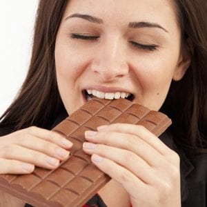 Já imaginou ser pago para comer chocolate? O emprego dos sonhos existe!