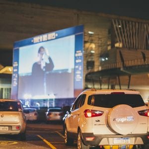 Benefício Agitô: confira a programação e como funciona o Cine Drive-in