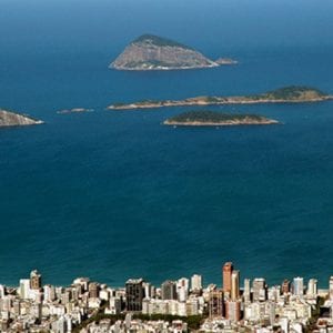 Já reparou na quantidade de ilhas nas praias da Zona Sul?