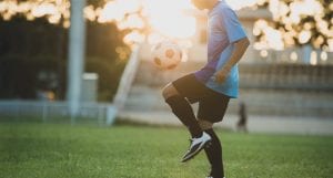 Dá para aprender física assistindo futebol?
