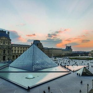 Que tal conhecer o Museu do Louvre?