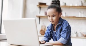 Enciclopédia digital gratuita com vídeos educativos