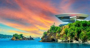 Um museu no formato de nave ou de flor?
