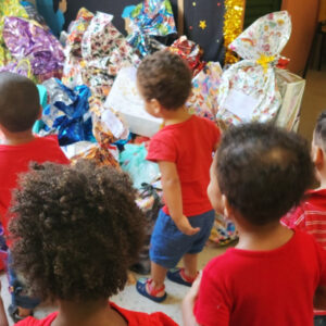 Campanha de arrecadação de brinquedos novos