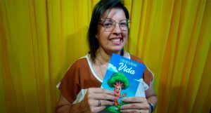 Entre palavras e imaginação, uma professora que faz história
